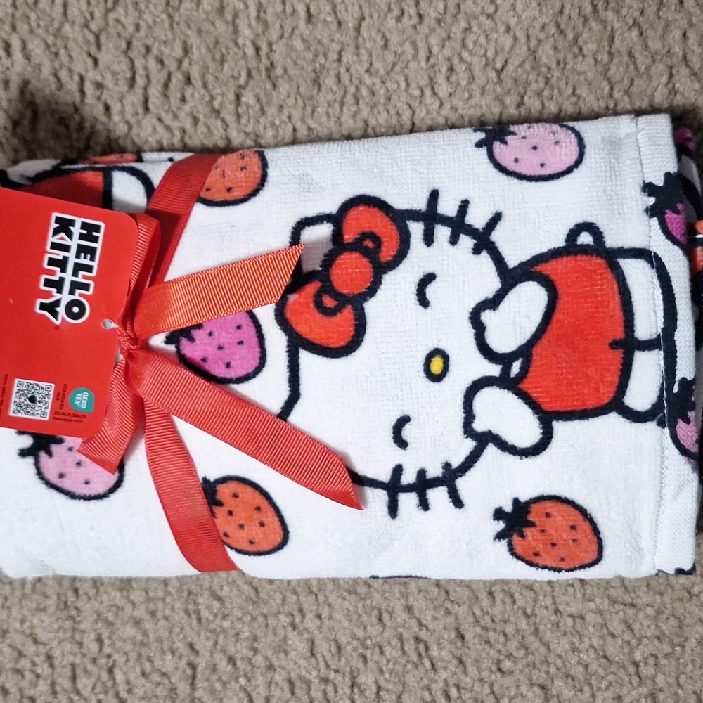Hello Kitty Hand Towel Set - Picture 3 of 3